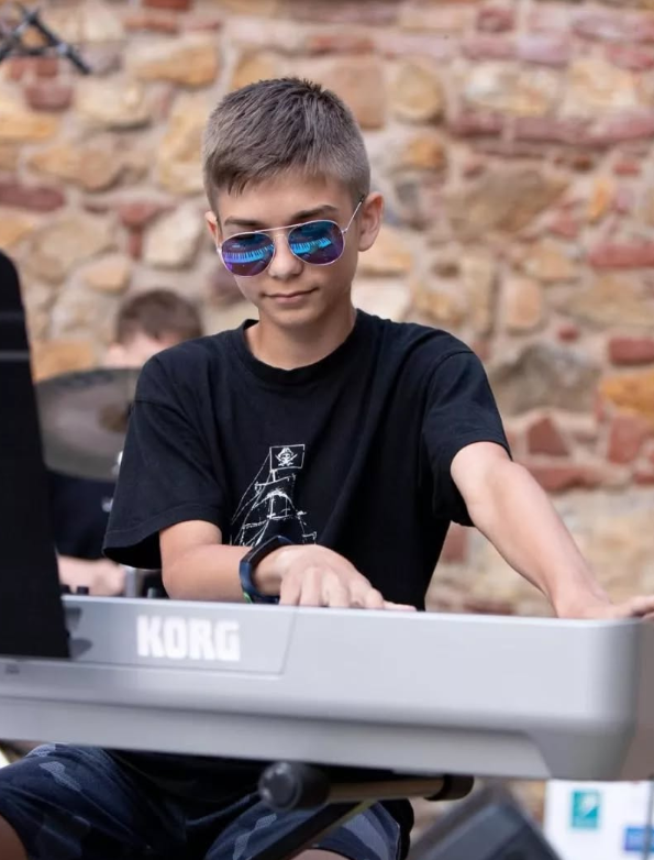 Člen kapely 4